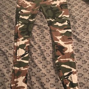 Camo leggings